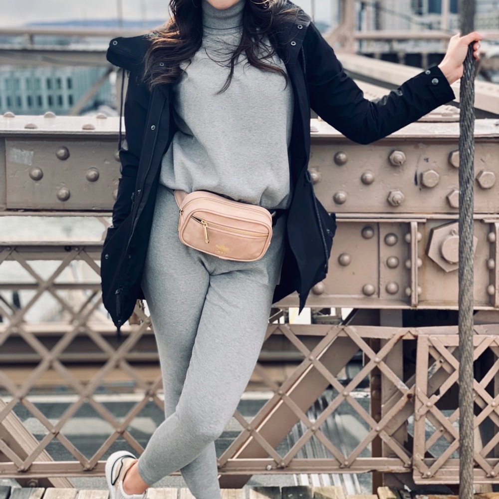 Miss LOLA knit suit